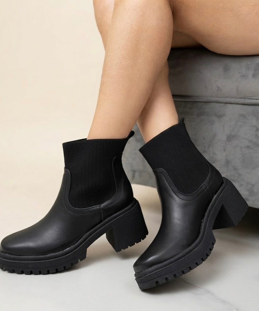 304A Botin clásico punta cuadrada con tacón 7 cm