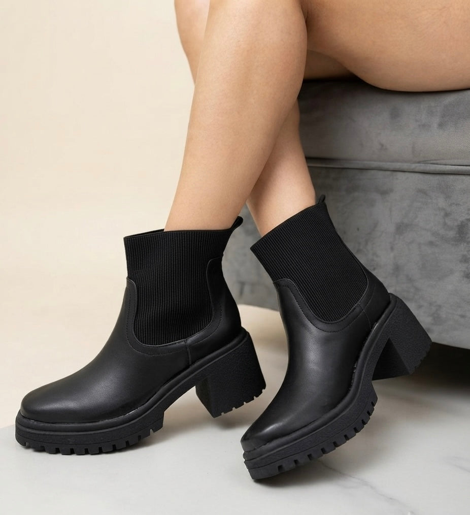 304A Botin clásico punta cuadrada con tacón 7 cm
