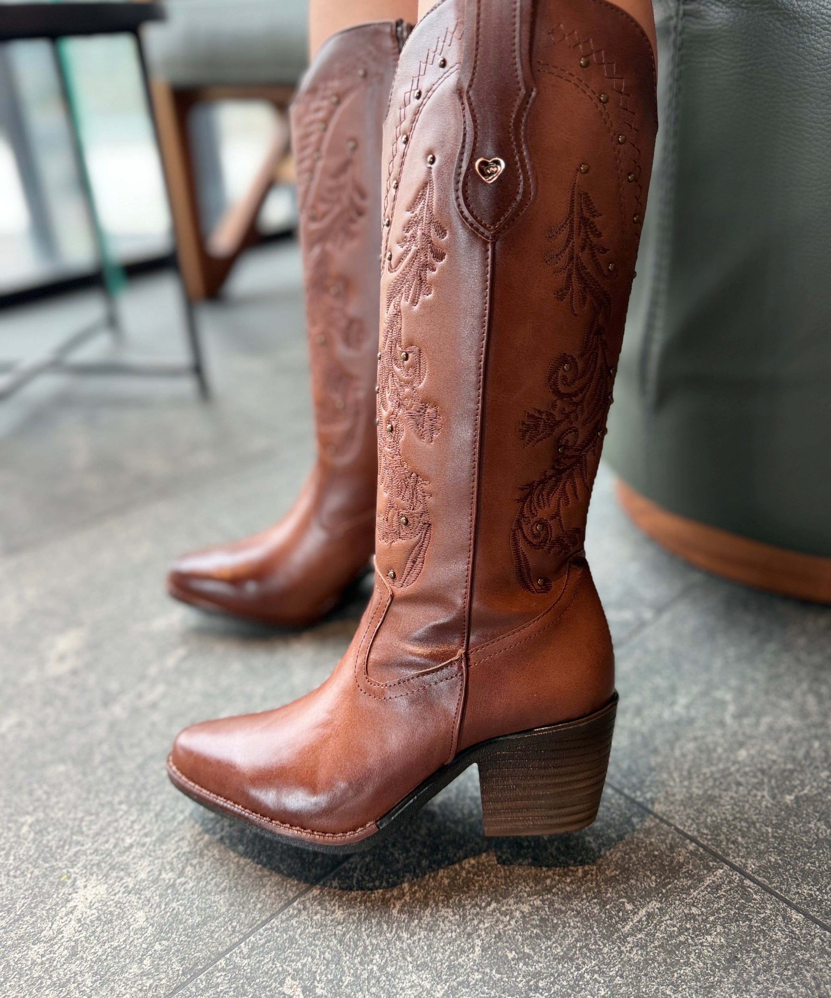 1007A Bota Vaquera Grabada Tacon 7 cm