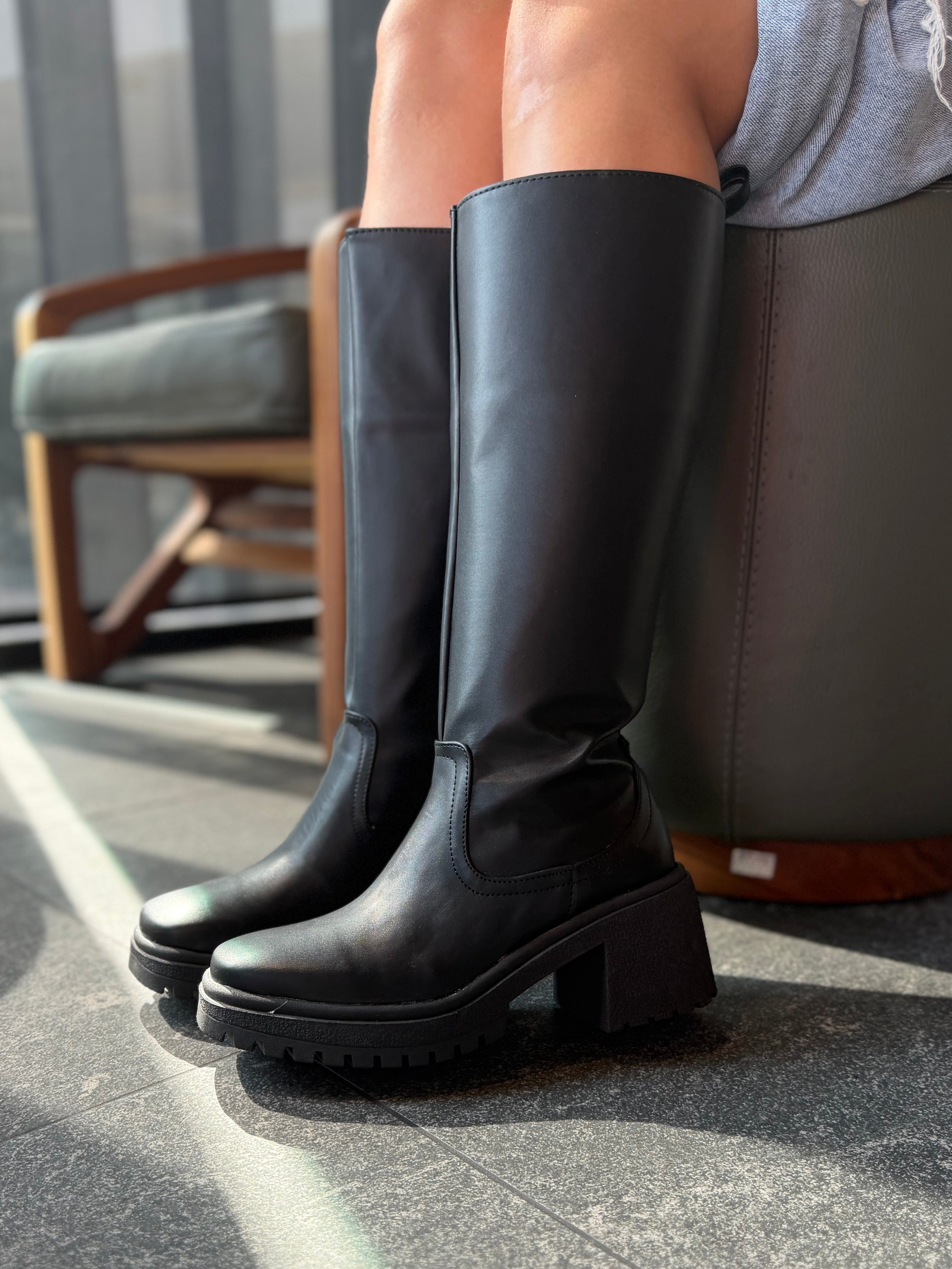 4000A Botas altas 7 cm de color Negro para Mujer Estilo Casual y Elegante