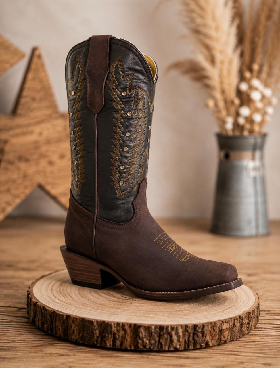 Bota 100% Piel, Suela de cuero, Con estoperol tacón de 6 cm